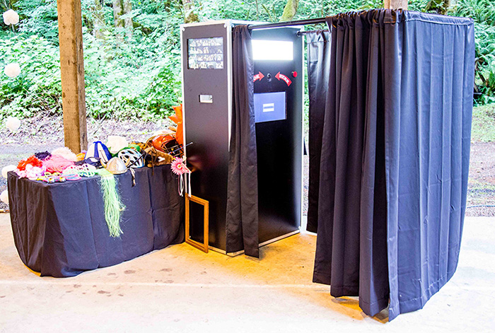 New Photo Booth with Live Slideshow and Lots of Props